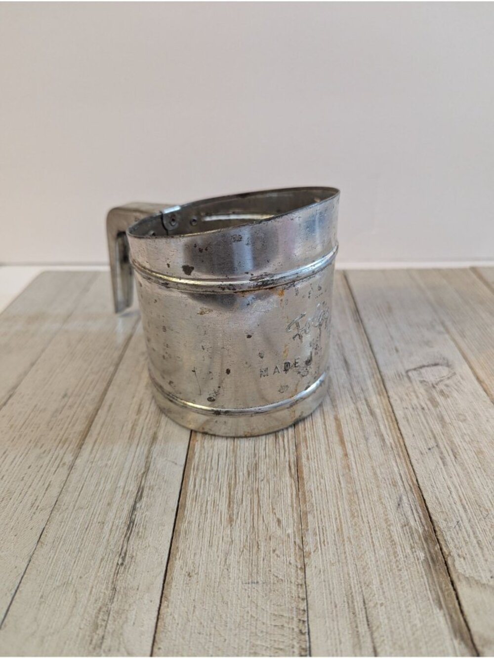Vintage FOLEY Stainless Steel Hand Held Squeeze Handle Sifter